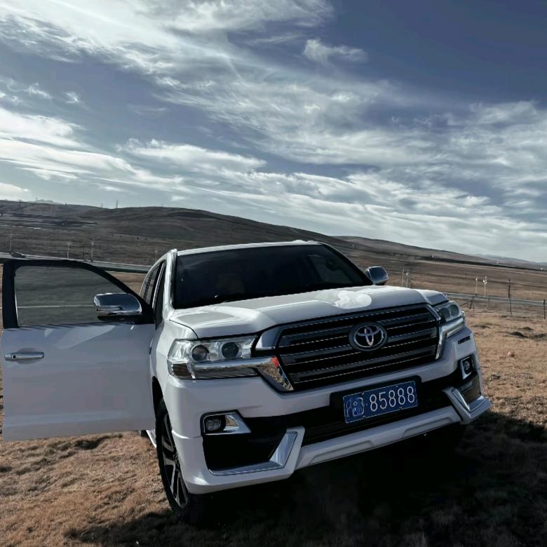 ╭(╯  ༡༣༧༦ ╰)╮