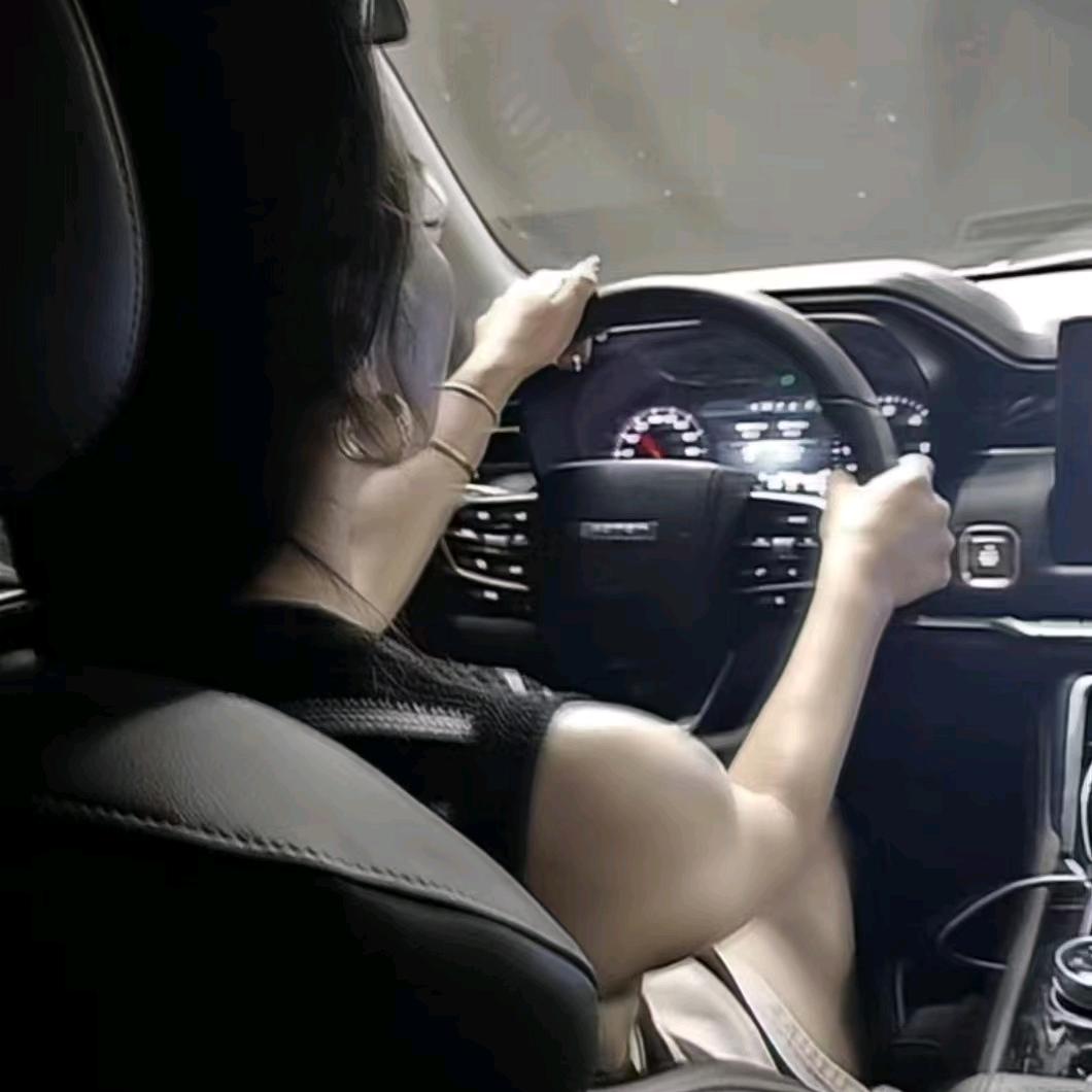 蛋糕鲜花店小姐姐