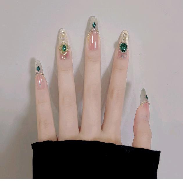 娇妹子。