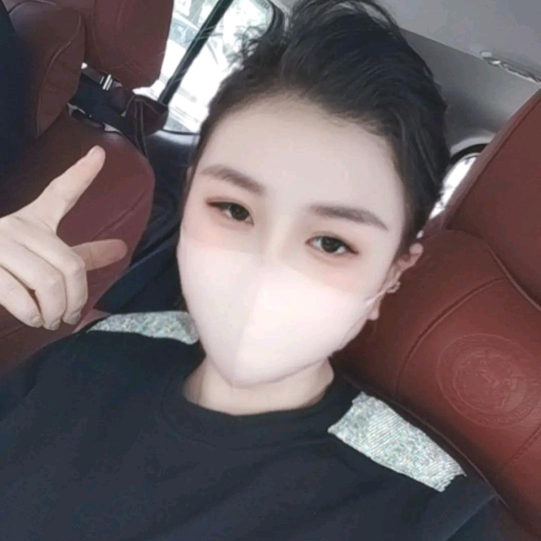 萝 卜 头