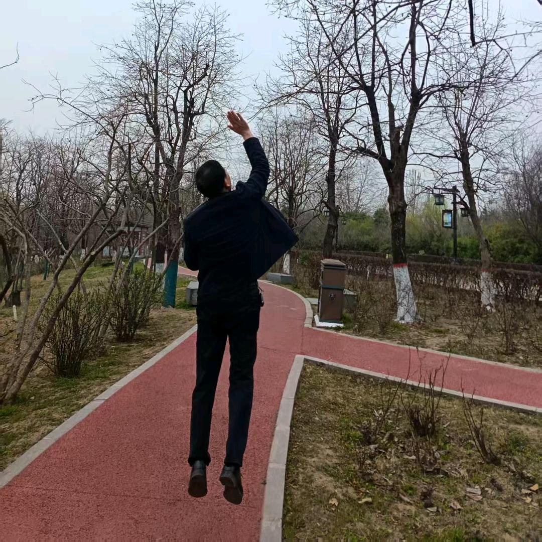 .淡淡的烟味.～～～～