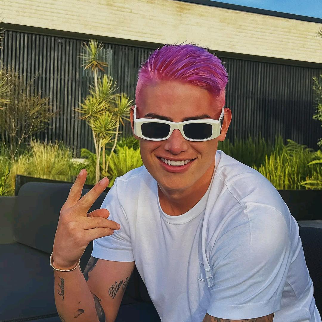 🌴嘎爷的世界 由不得你花心