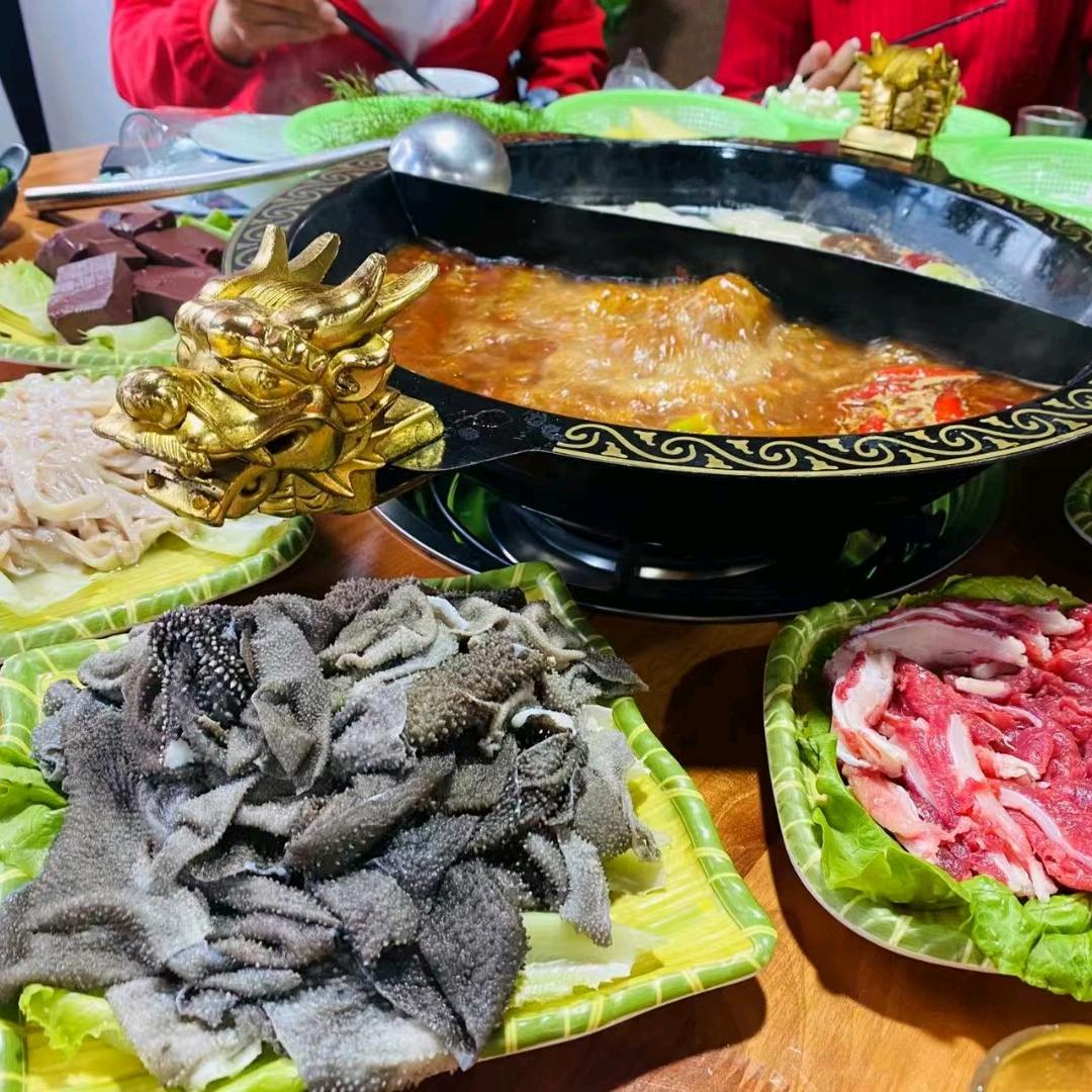 孟定牛一手火锅店恭候您的光临