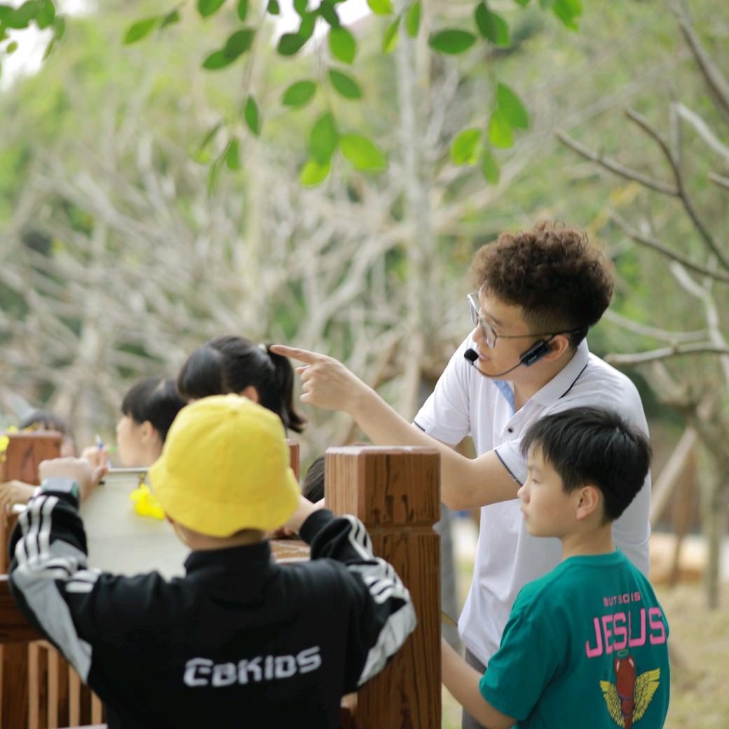 藝術空間ai搬酱