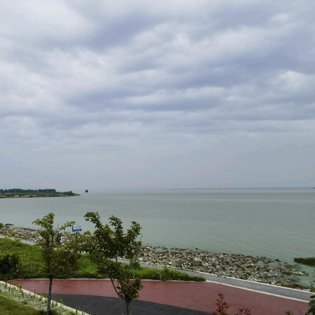 流浪浪浪山