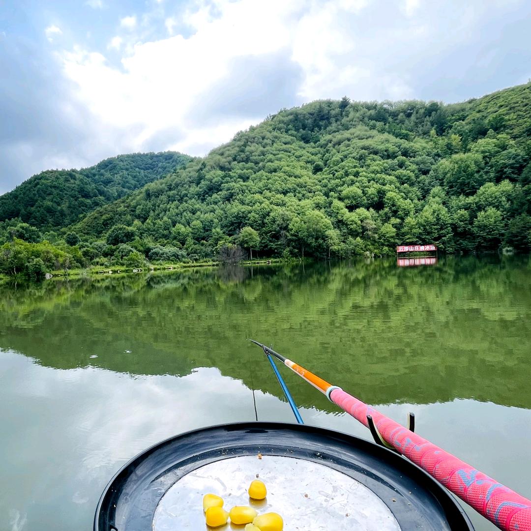 云顶山庄野钓场