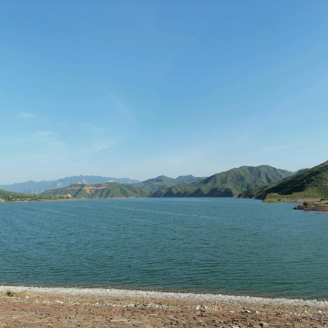 ╰跟著旋律〆扬起嘴角/