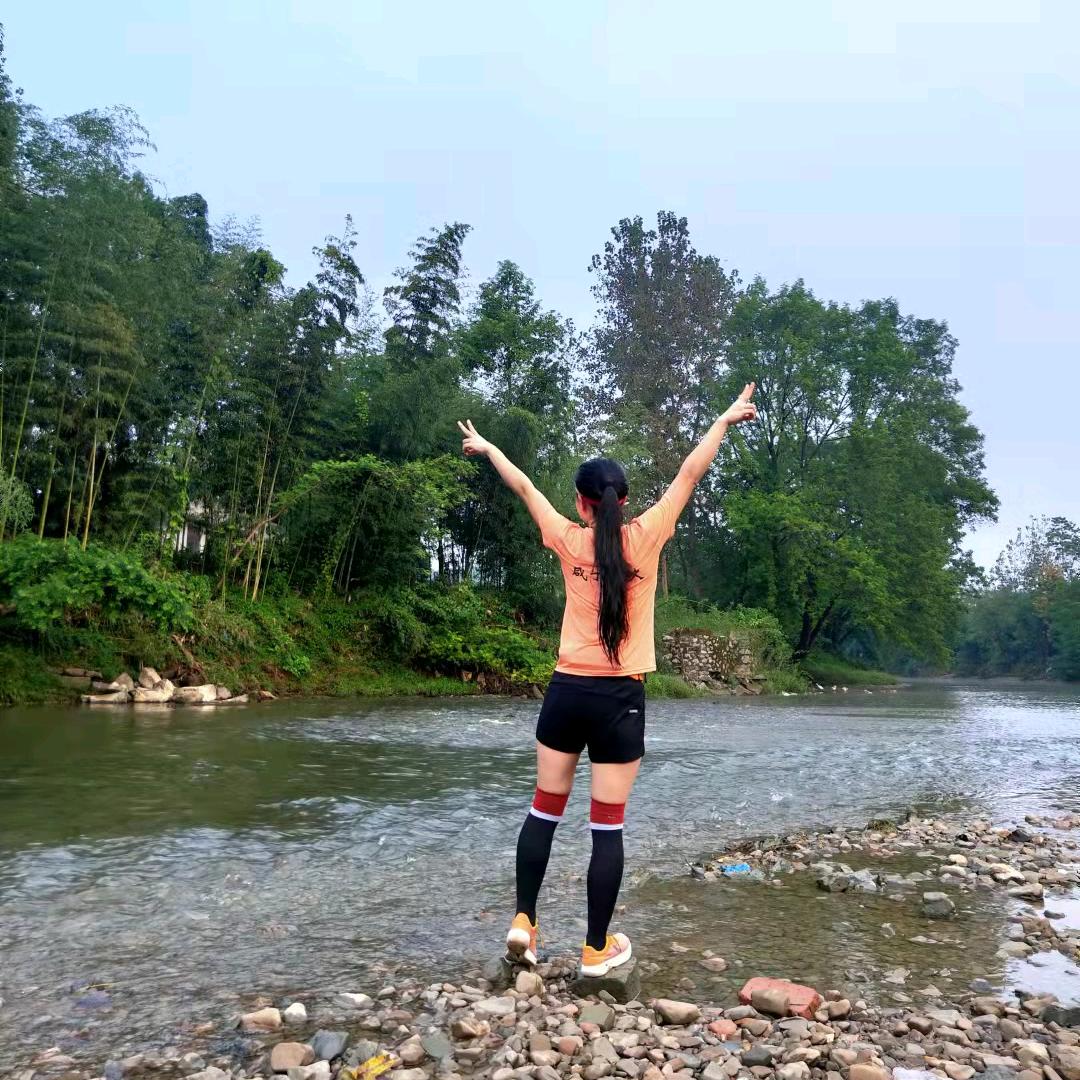 轻素栖花里日化🌷美甲💅🏻美睫