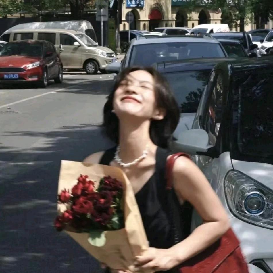 七月檐角的猫_vae