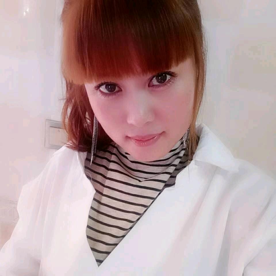 伟。