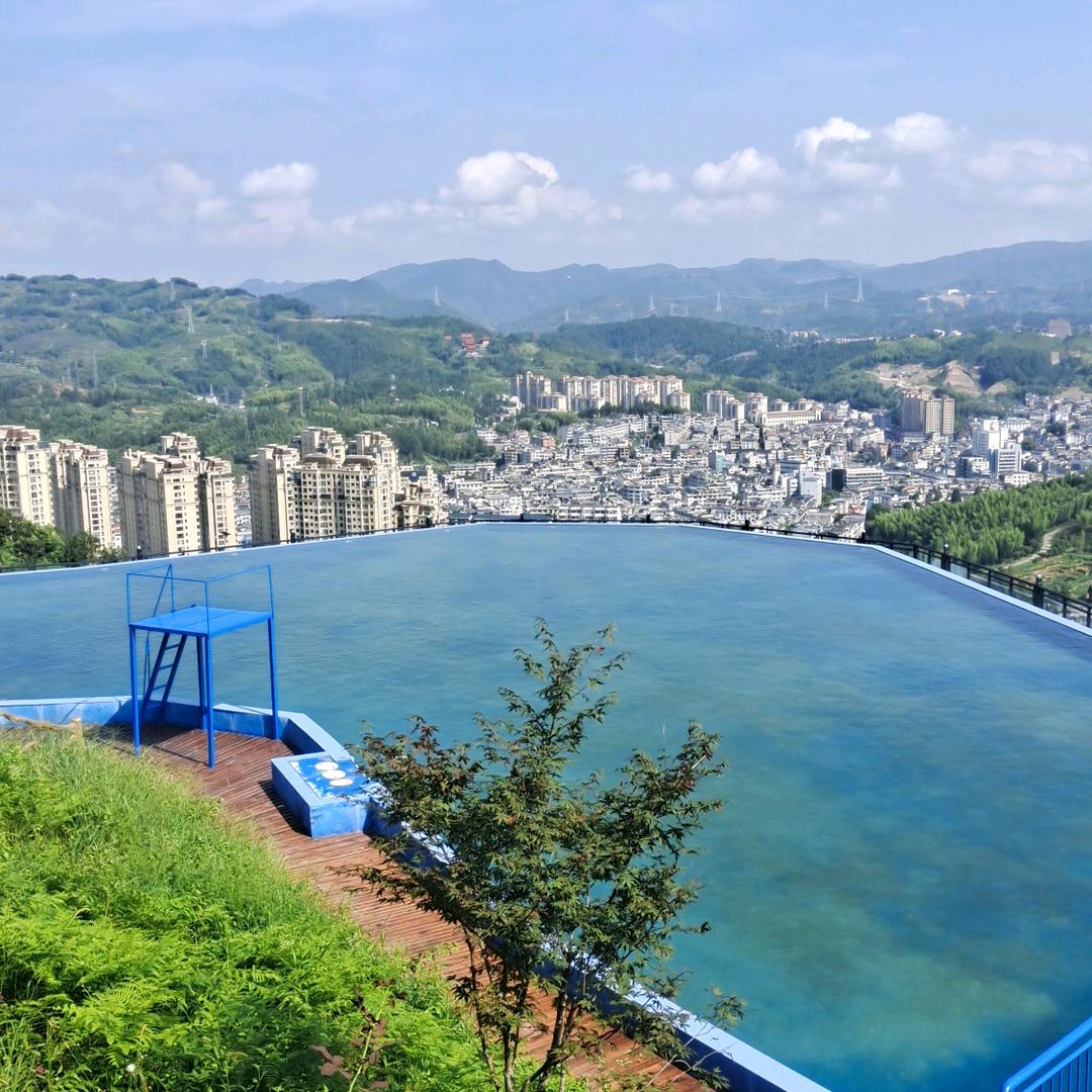 陈国标泰顺常来聚烧烤烤全羊