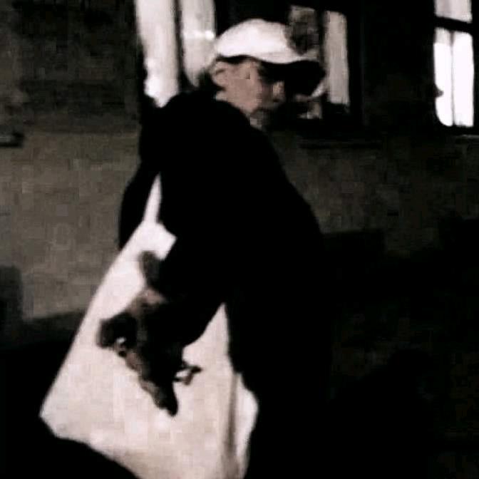 white￡