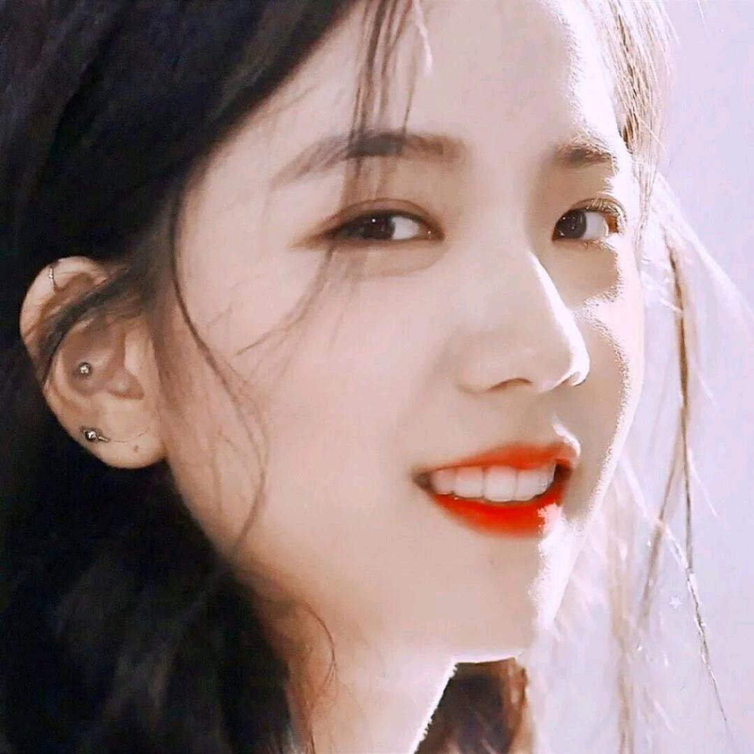 半只月亮🌙