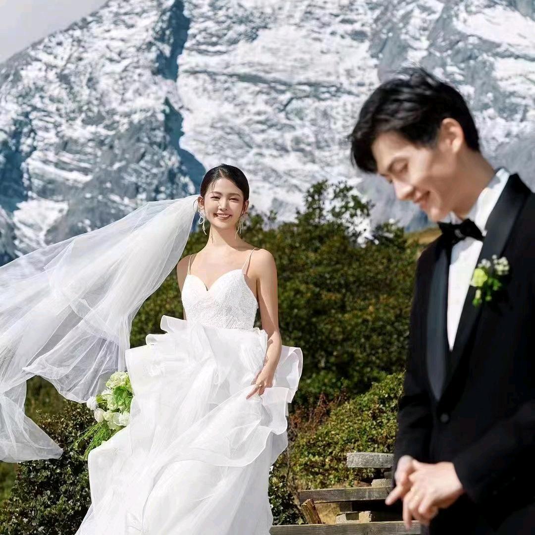 维多利亚婚纱婚庆(威远店)官方号