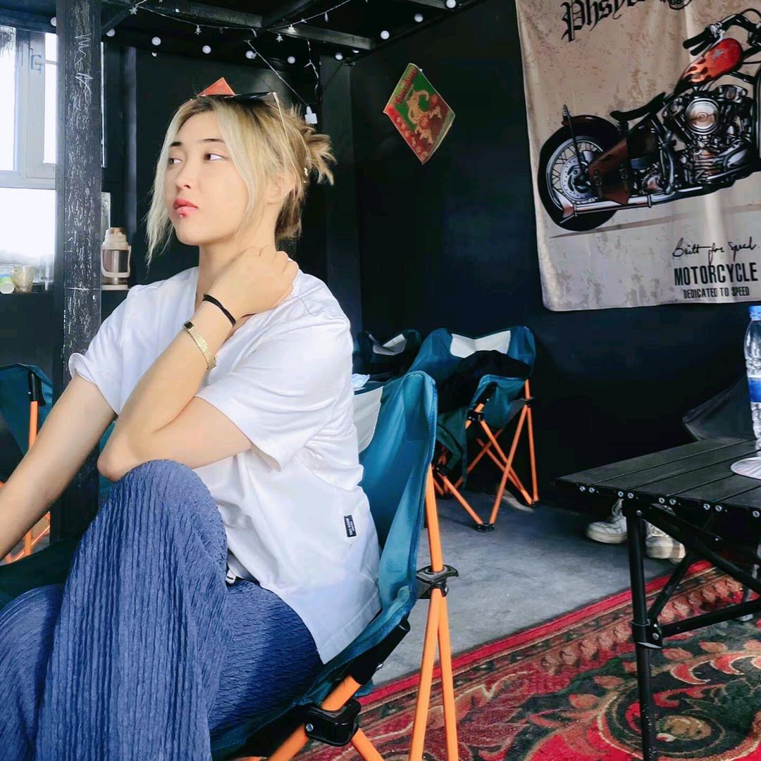 劳斯莱斯一样的女人-🍷