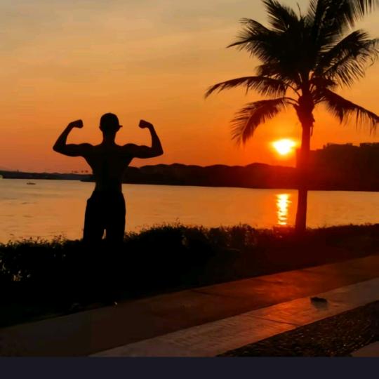 习惯高冷且emo💪🏻