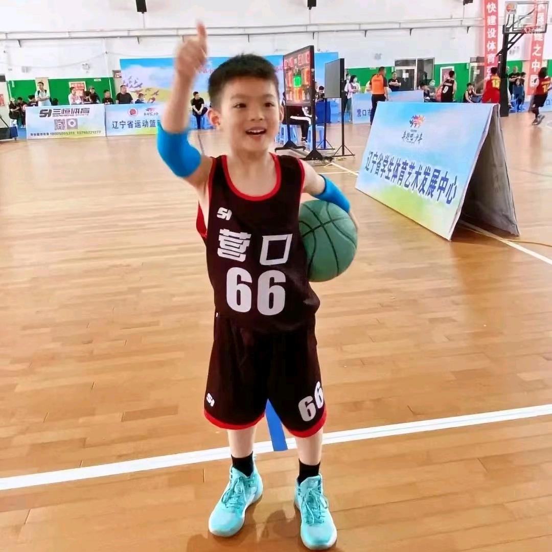 爱篮球🏀的冠霖