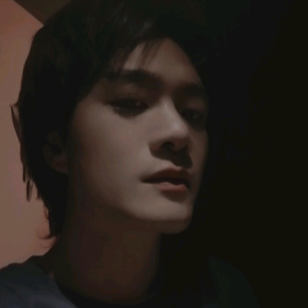 黄钲茗