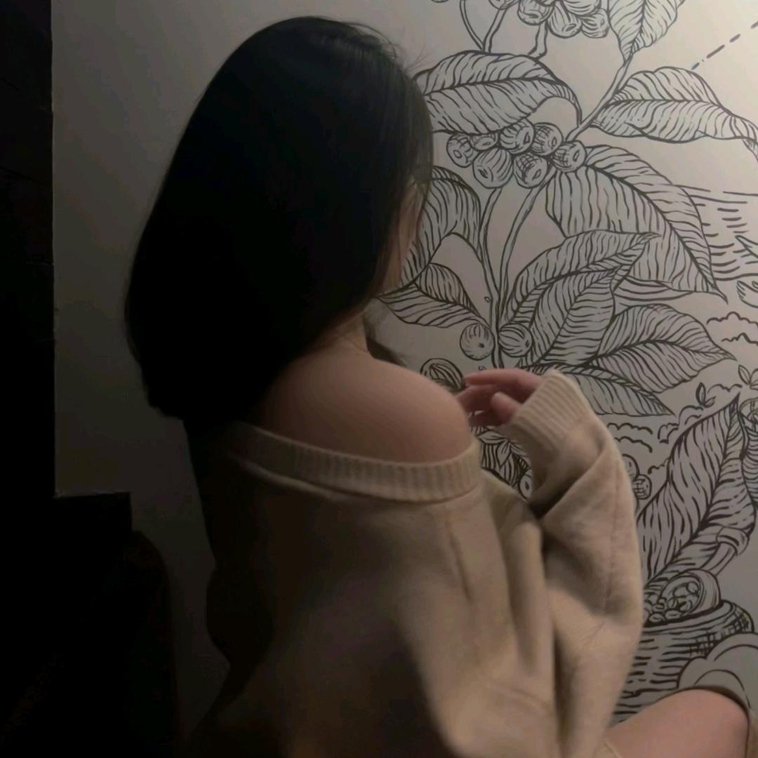 叽叽喳喳的小悦