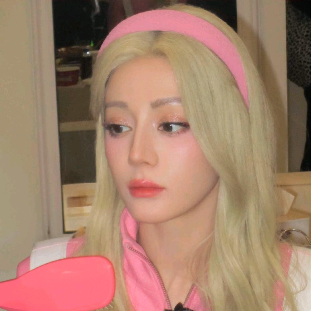 碧绿色的兔子✨