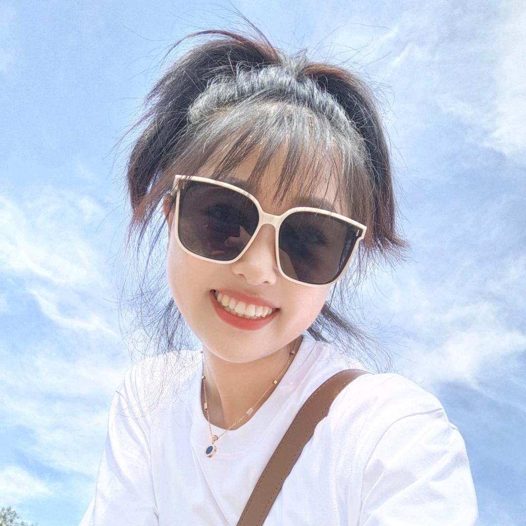 幼儿园里的小王老师啊