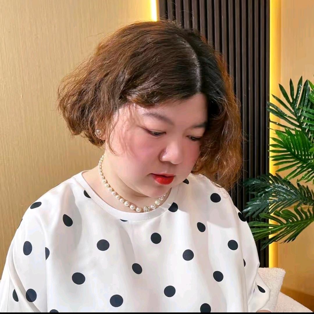 真丝小宝总(大码女装)