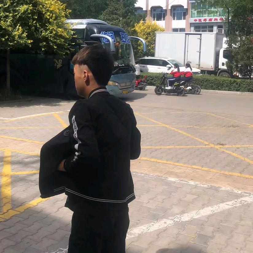 不动冥王（在逃）