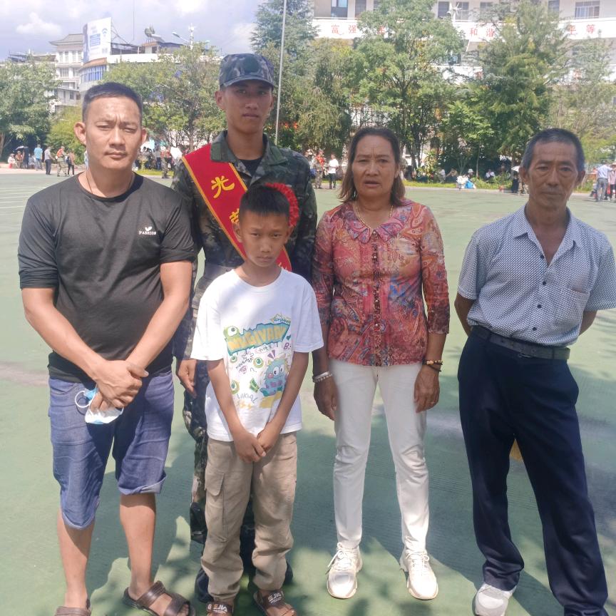 （⻖东）（ 陈）