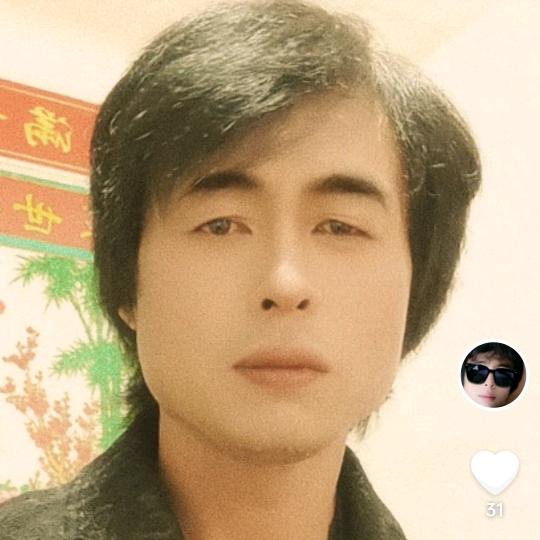 爬墙头