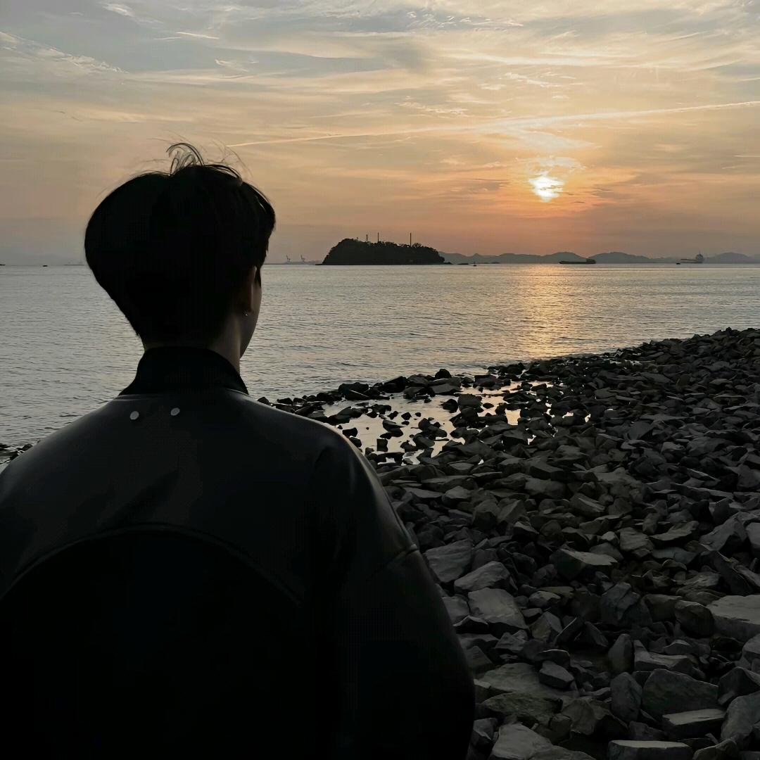 氞
