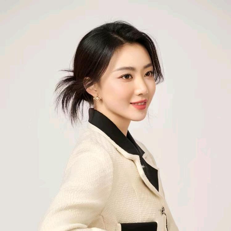 设计师周雯
