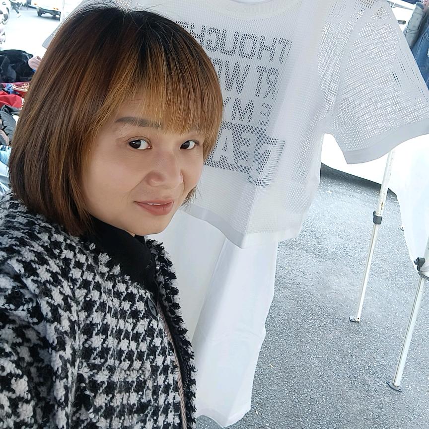 卖衣服的朱朱！