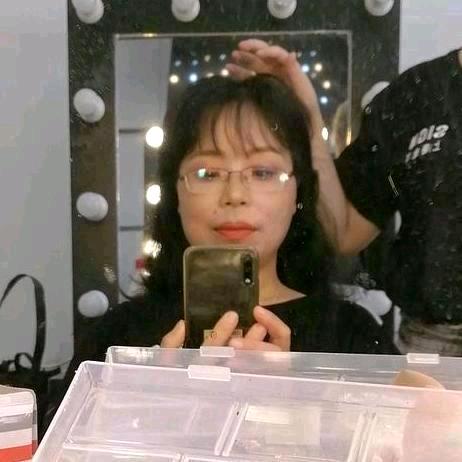 在百色乐业做化妆师的唐糖