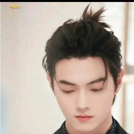 阿龙发型设计师