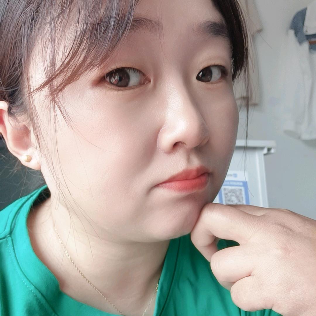 艳  姐