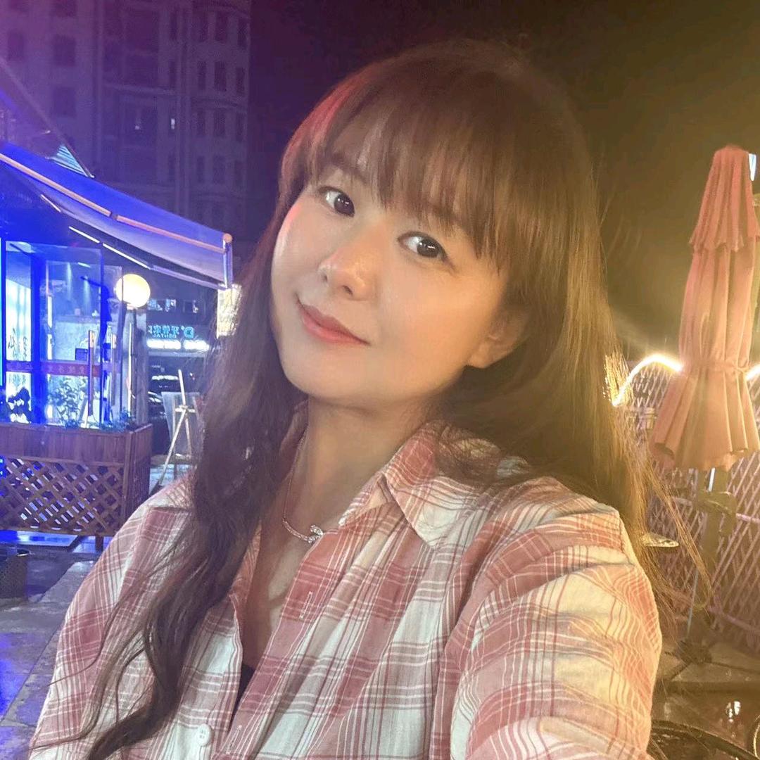 院子里的老板娘
