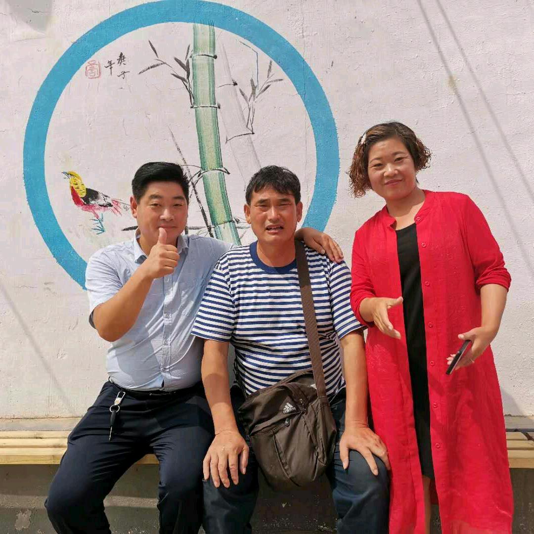 堂堂正正做人，踏踏实实做事。