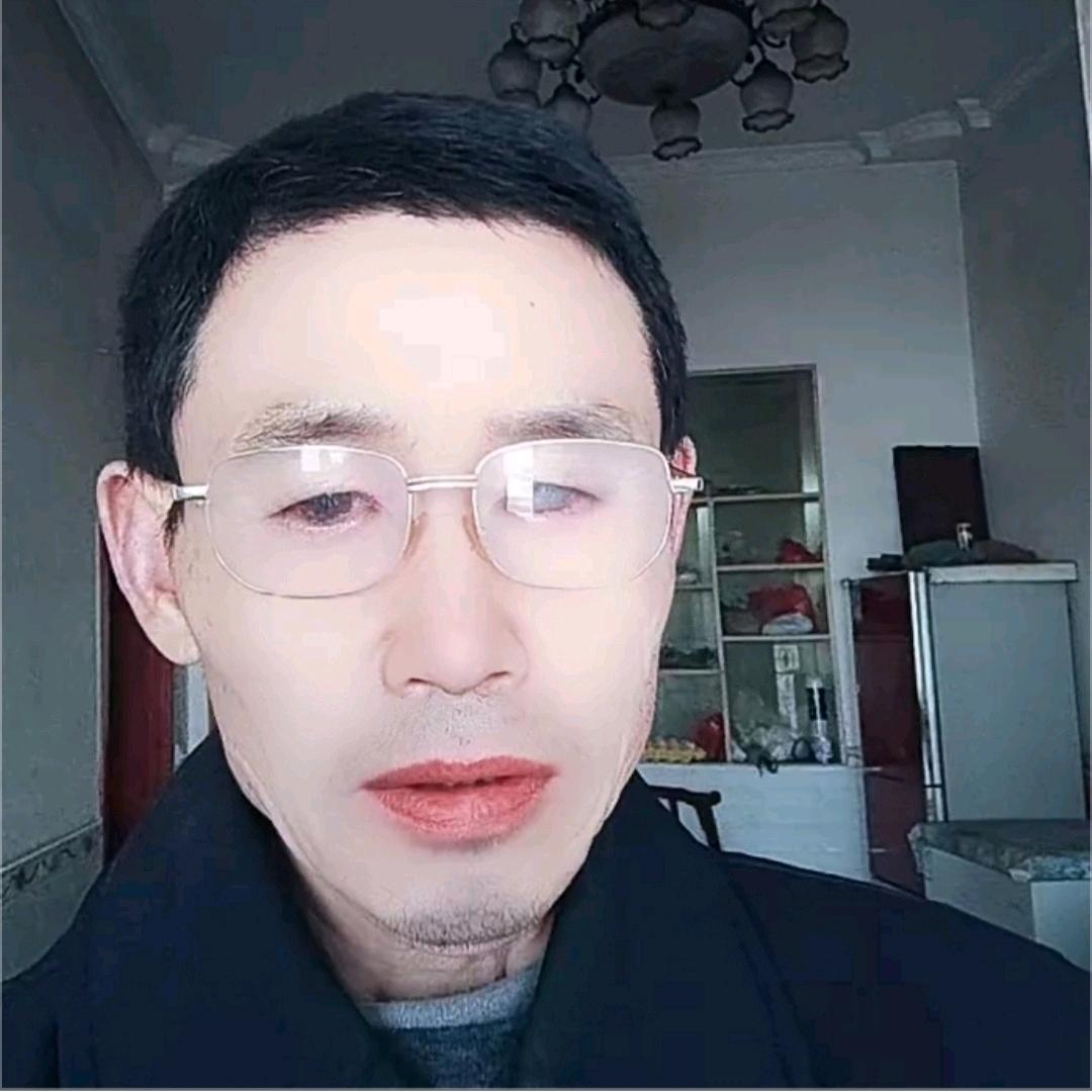 风掠幽蓝