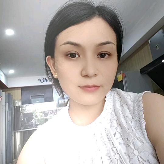 芳芳☀