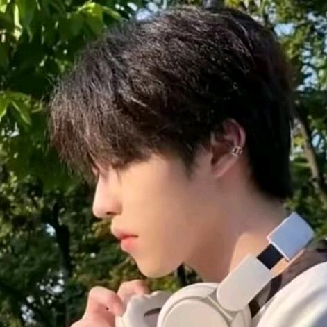 小可爱樊李老师。