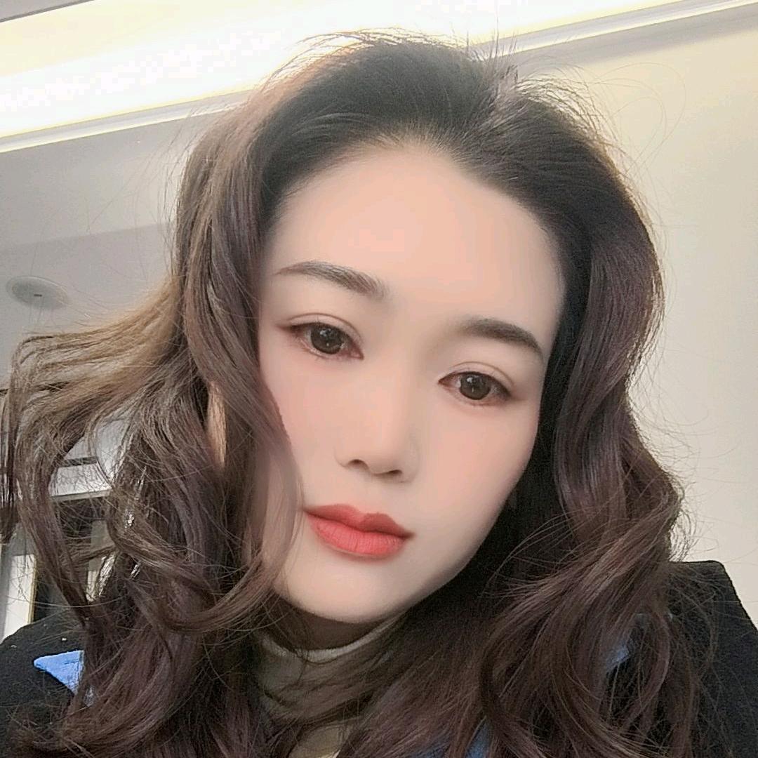 做衣柜的小姐姐