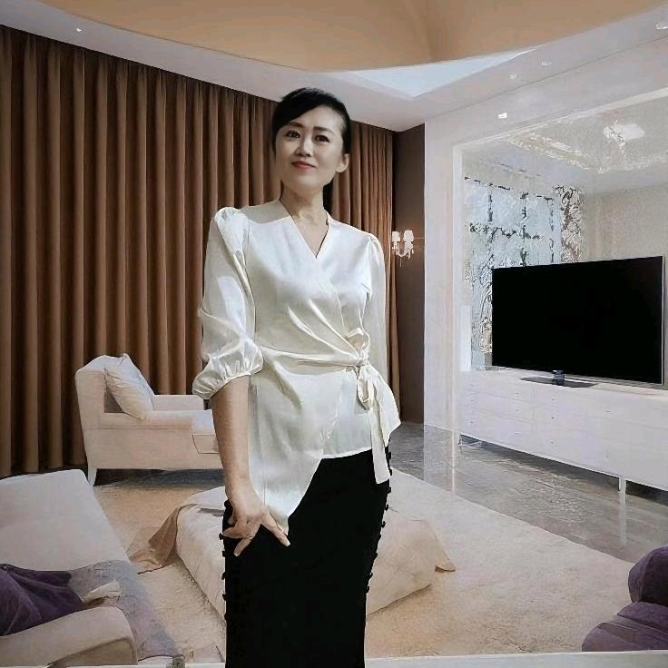 优雅女装店铺