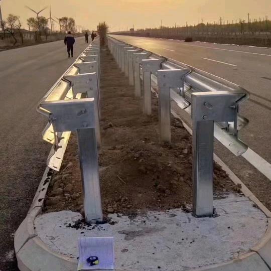 波形护栏生产厂家