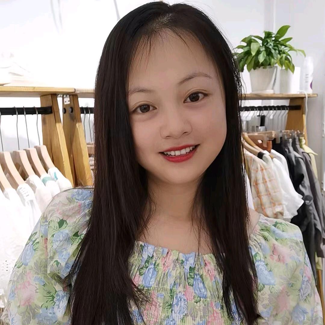 星期八  女装店（德泽一楼C8）