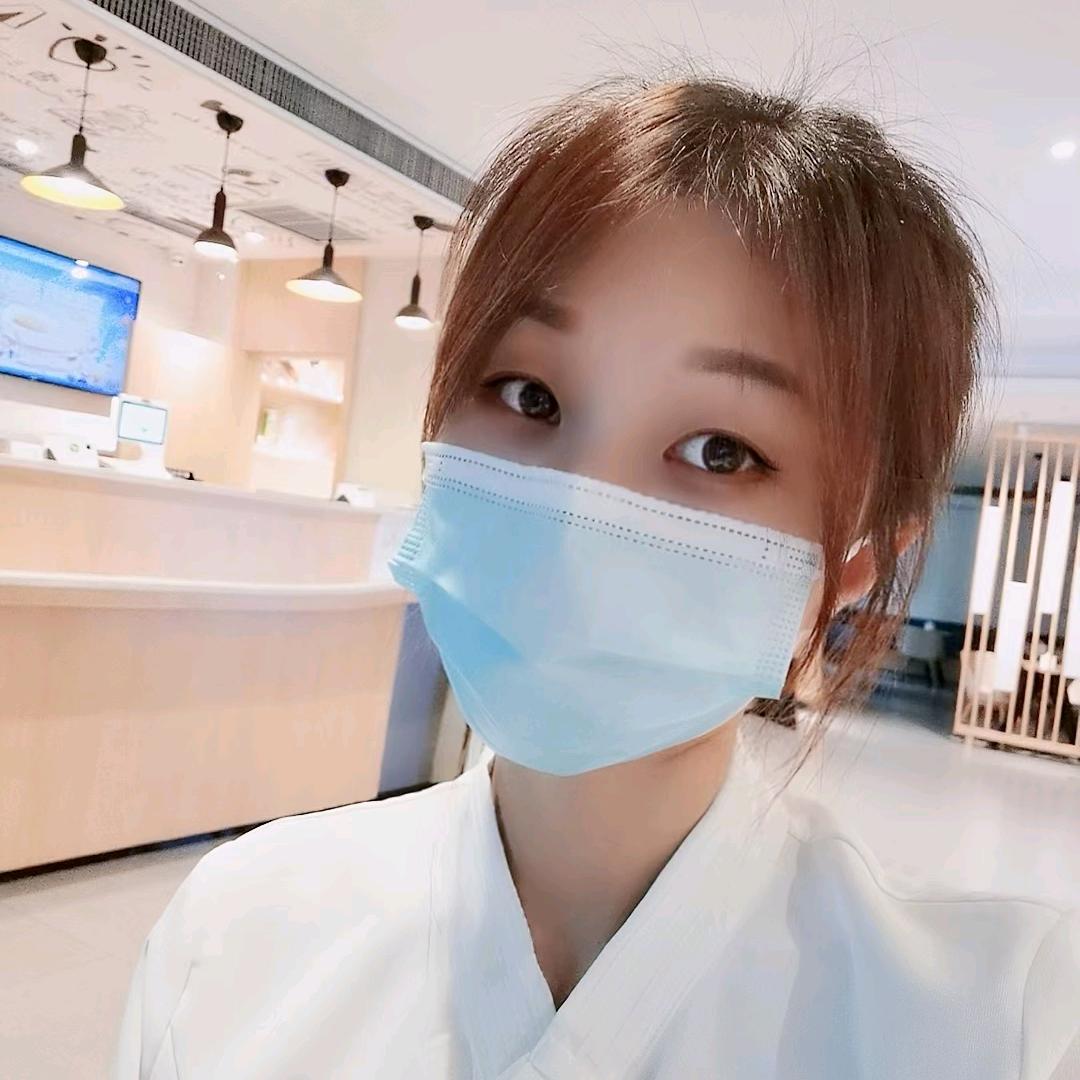 前台小姐姐🌻