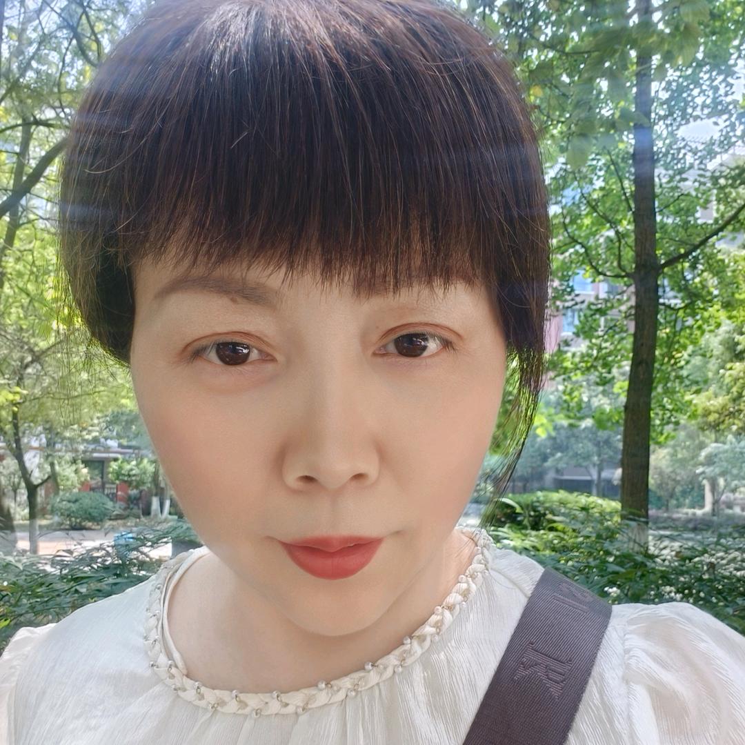 做自己的女王:(蔡羊肉)