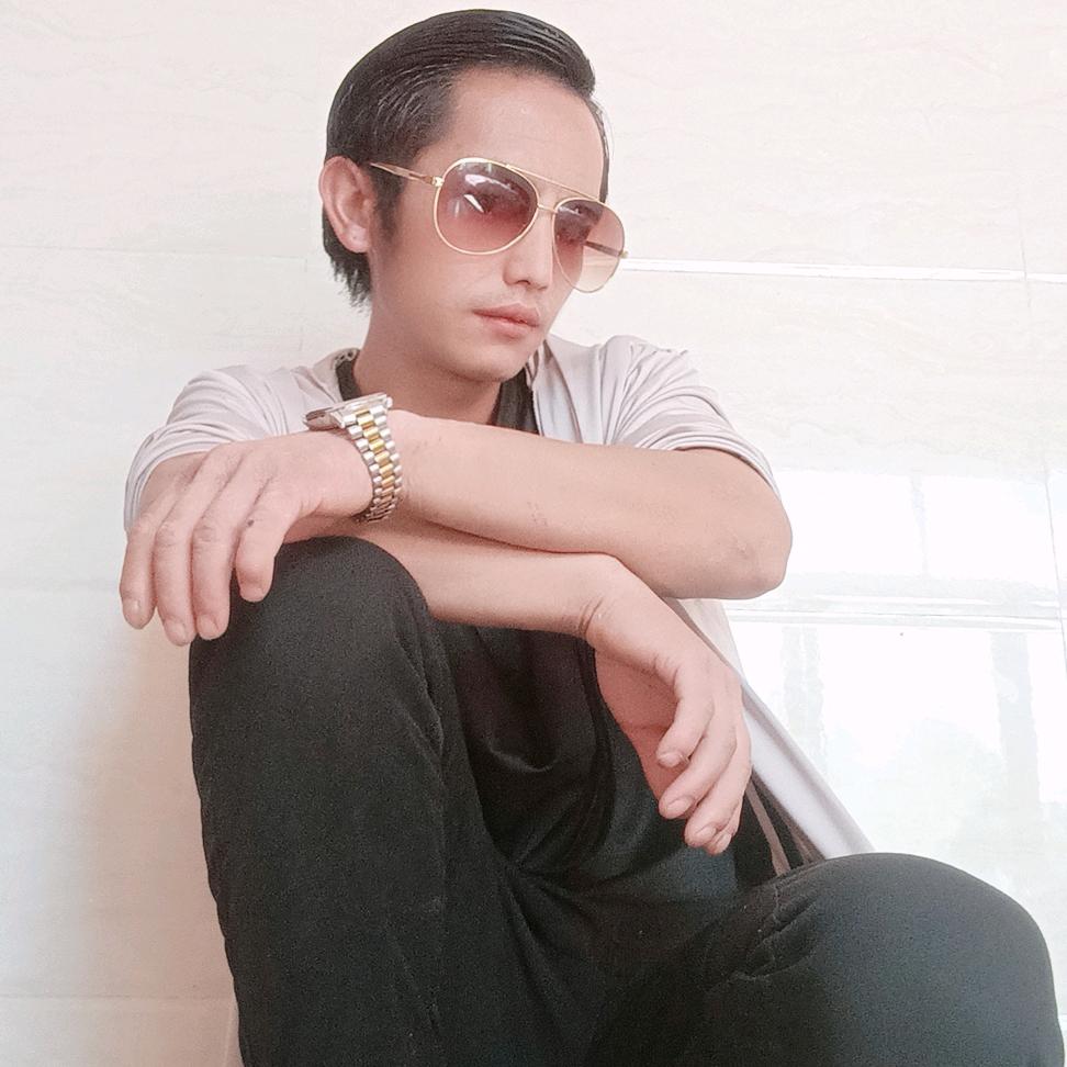 单身，苗族，啊俊