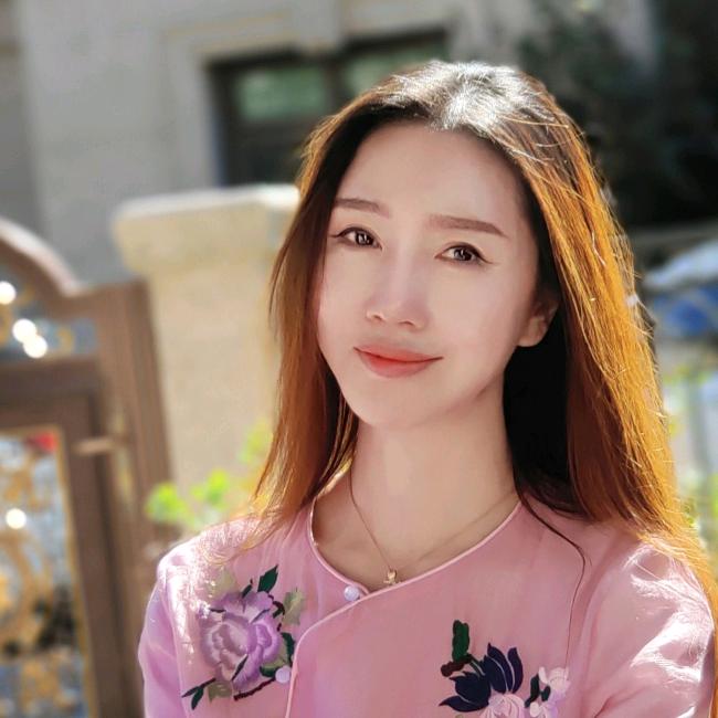 只穿裙子的舒晴