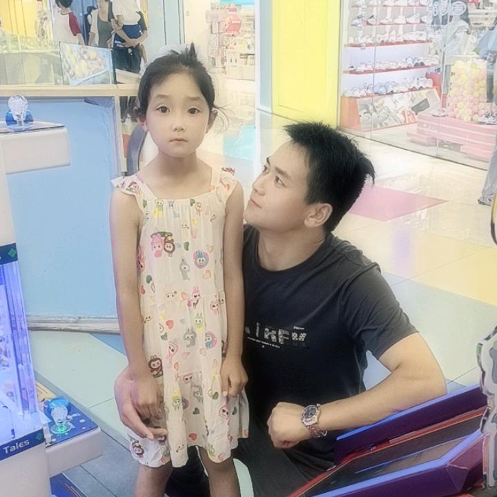 蓝鲸小镇少年与海