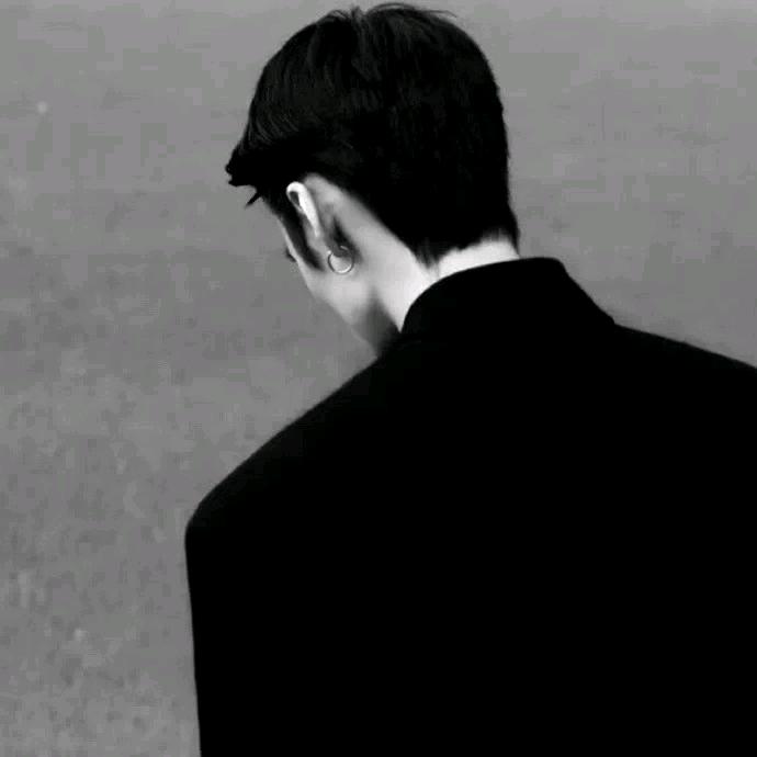 不在